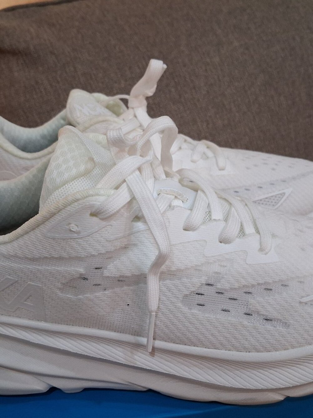Womens Noka Shoes Color White Running Shoes. Size 9 Awesome!!